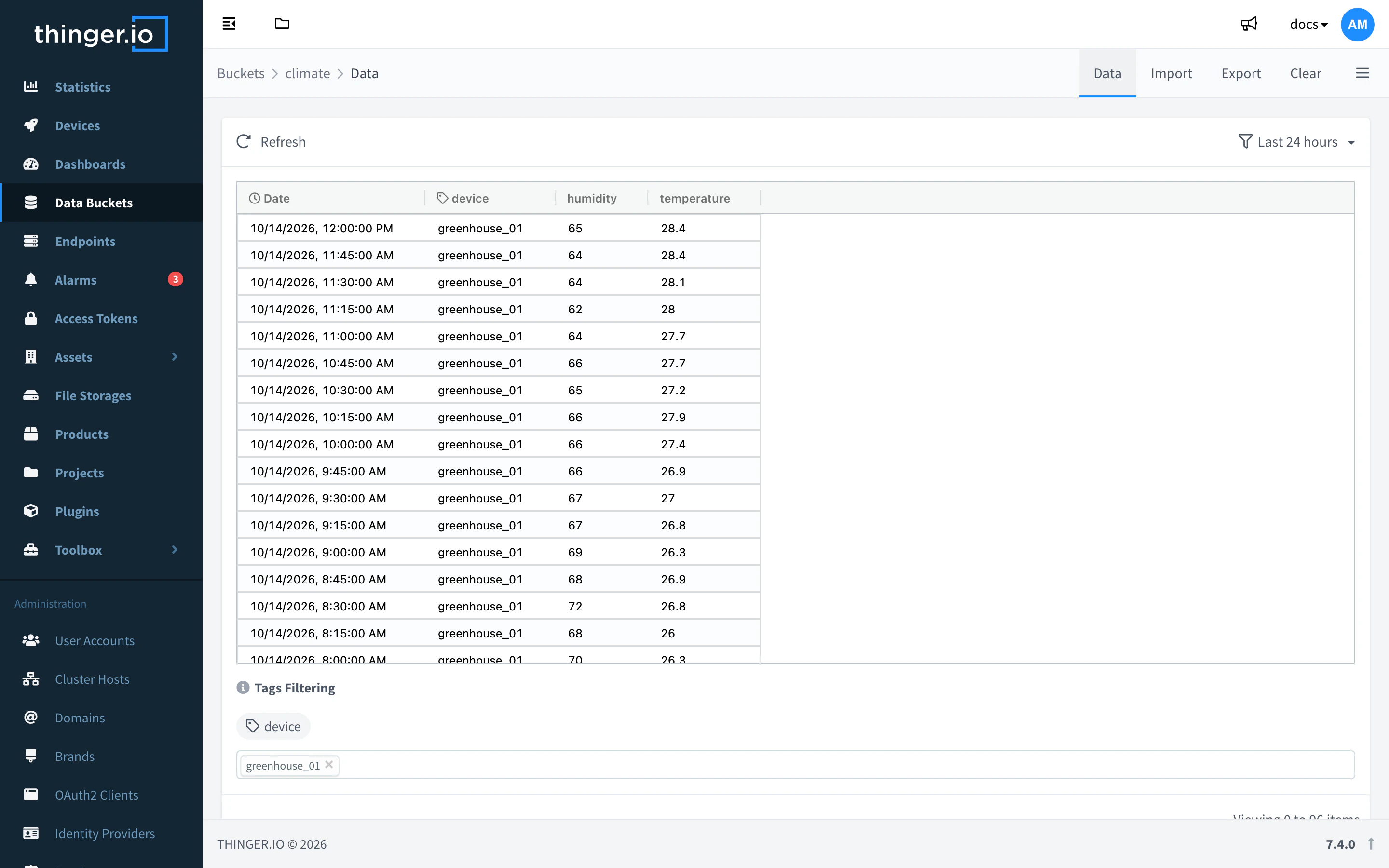 Data table of a bucket with temperature and humidity records, filtered by the device tag